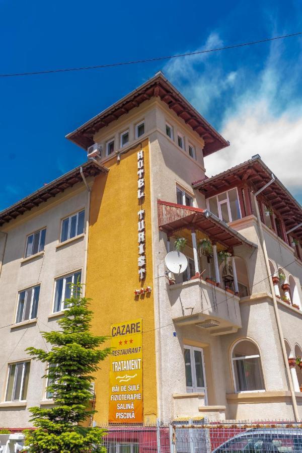Hotel Turist Pucioasa Екстер'єр фото
