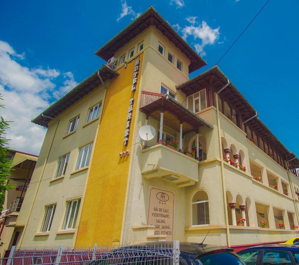 Hotel Turist Pucioasa Екстер'єр фото