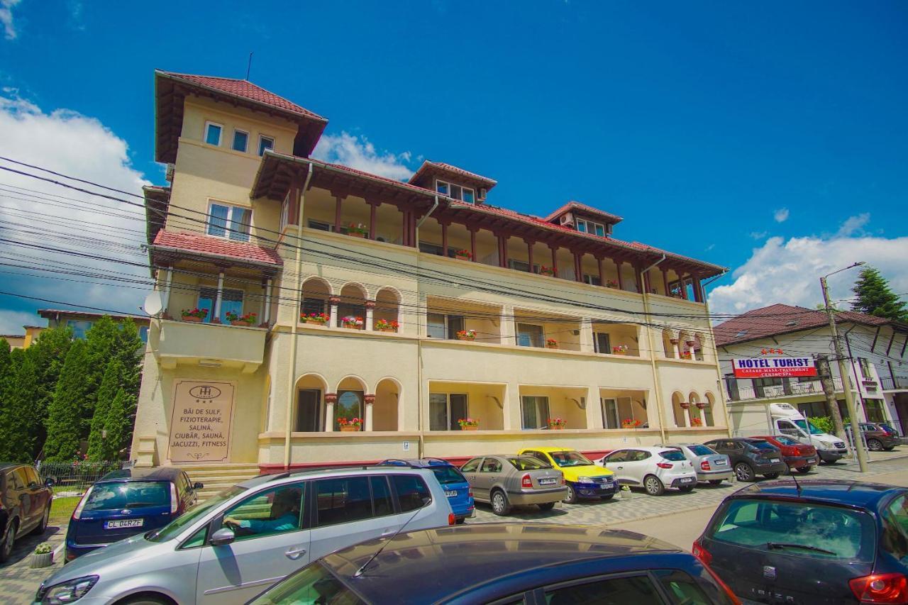 Hotel Turist Pucioasa Екстер'єр фото