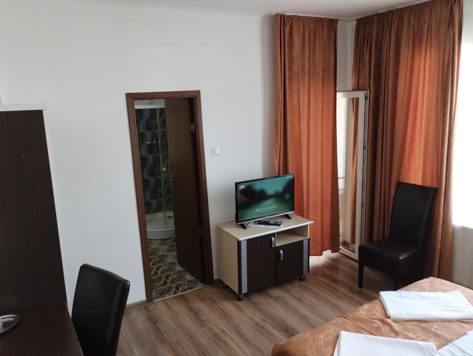 Hotel Turist Pucioasa Екстер'єр фото